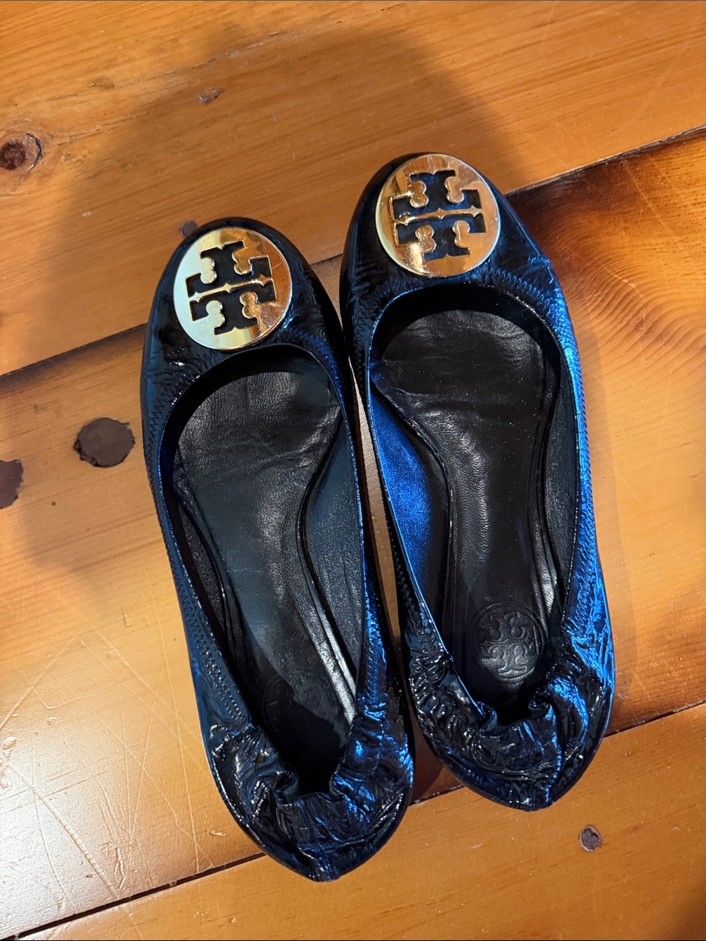 Tory Burch Black Patent Leather Ballet Flats with Gold Logo size 7.5 or 8?